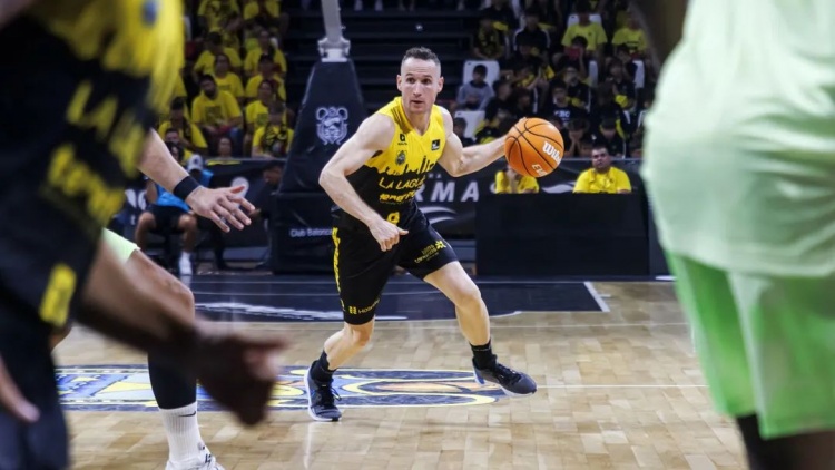 NBA初代老六，42歲進(jìn)入生涯巔峰？！
